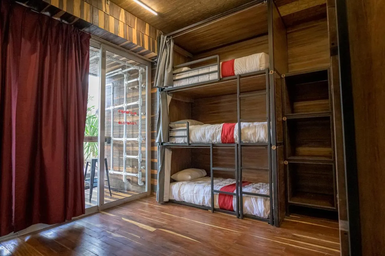 Reina Roja Hostal Ostello Playa del Carmen